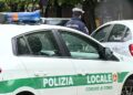 Una pattuglia della polizia locale di Como