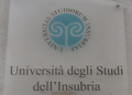 targa esterna dell'università dell'insubria