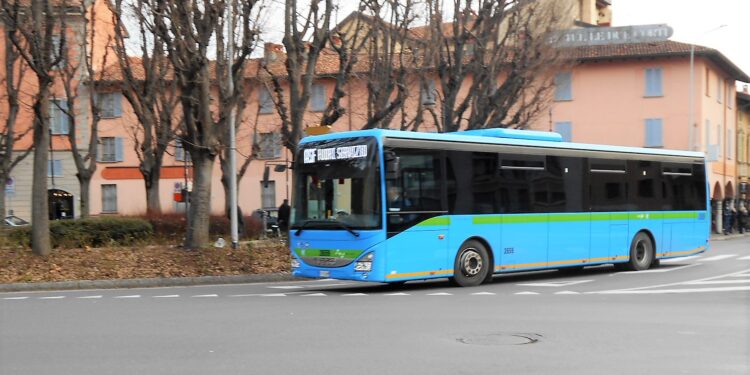 Autobus pullman bus Como