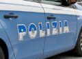 rubano al supermercato auto polizia