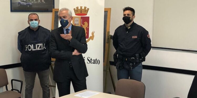 Squadra Mobile scopre a Vercelli una 'casa degli orrori'