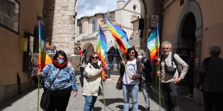 Già un migliaio di persone presenti