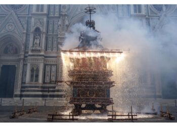 Segno buon augurio e speranza.Tornato pubblico in piazza Duomo