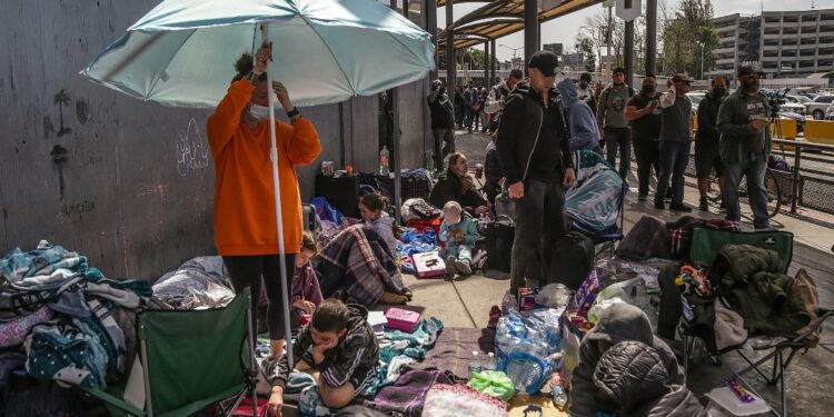 'Entrati con visto turistico'. Si trovano a Tijuana