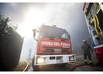 Ipotesi incidente domestico ma indagano i carabinieri