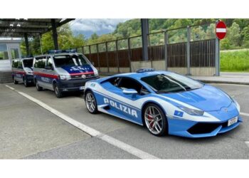 Insolito incontro sull'autostrada dell'Inntal in Tirolo