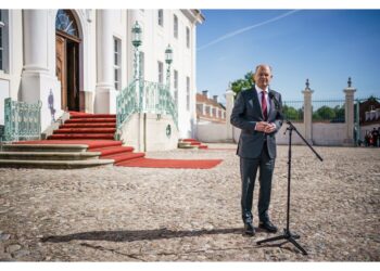 Una giornata di clausura nel castello del governo a Meseberg