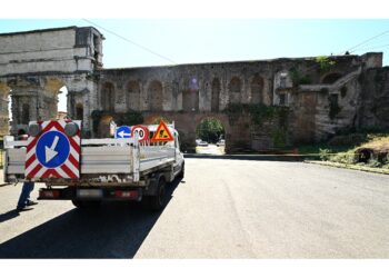 Intervento di polizia locale e vigili del fuoco