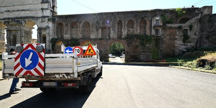 Intervento di polizia locale e vigili del fuoco