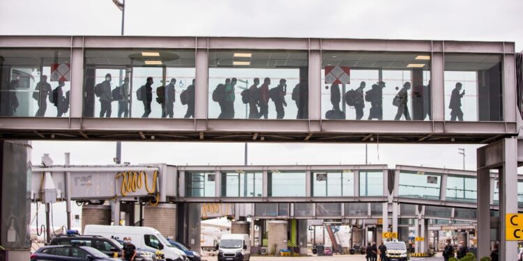 Movimento di protesta all'aeroporto parigino Charles de Gaulle