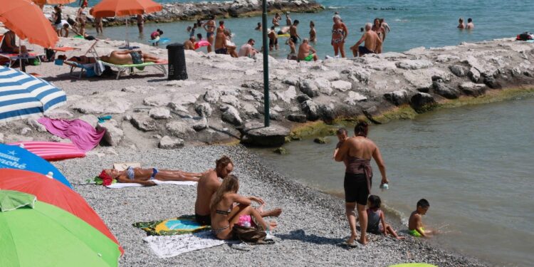 Squadra Mobile Verona ricostruisce episodi in spiaggia e treno