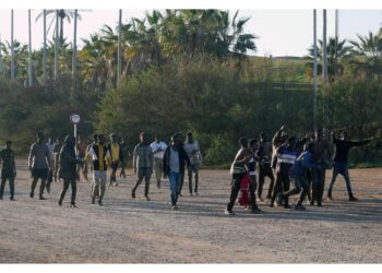 Alcune decine raggiungono l'enclave