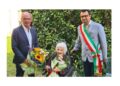 E lui si presenta nella casa di riposo con un mazzo di fiori