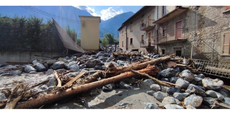 Ruspe ancora al lavoro nei paesi colpiti da una bomba d'acqua