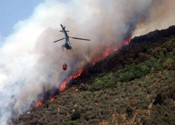 Canadair in azione in Val Resia