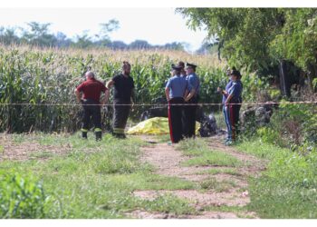 Il corpo trovato ieri nel bagagliaio della vettura nel Bresciano