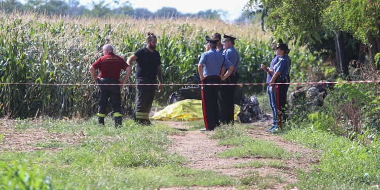 Il corpo trovato ieri nel bagagliaio della vettura nel Bresciano