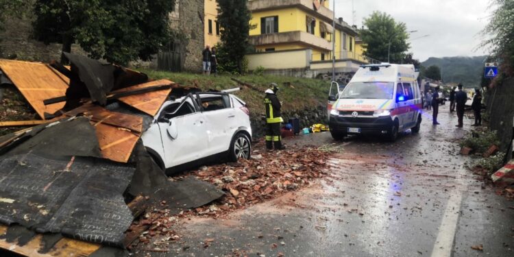 A Lucca e Carrara. Tromba d'aria e nubifragi da costa a Firenze