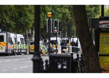 Strada percorsa da ambulanze e bus bloccata per due settimane