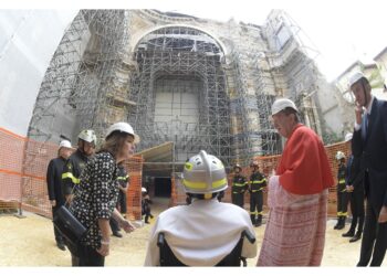 La chiesa non è ancora agibile dal terremoto del 2009