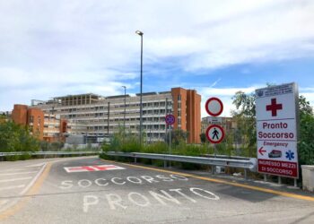 In un appartamento nel quartiere Libertà. Una è minorenne