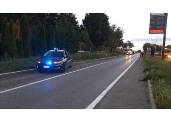 E' accaduto a Cambiano. Arrestato 29enne per omicidio stradale