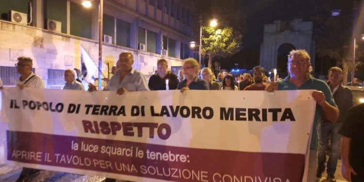 Sono arrivati a Caserta con i trattori