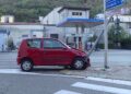 Auto contro il semaforo