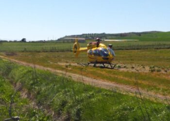 Operaio viene recuperato in fossato