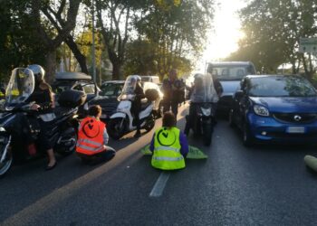 Via Salaria e viale Marco Polo con striscioni'No gas