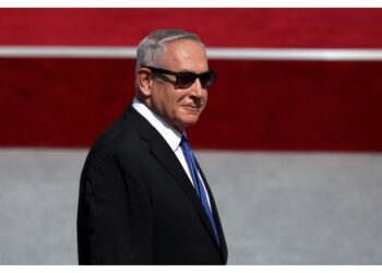 L'ex premier si racconta nel suo libro. 'Bibi