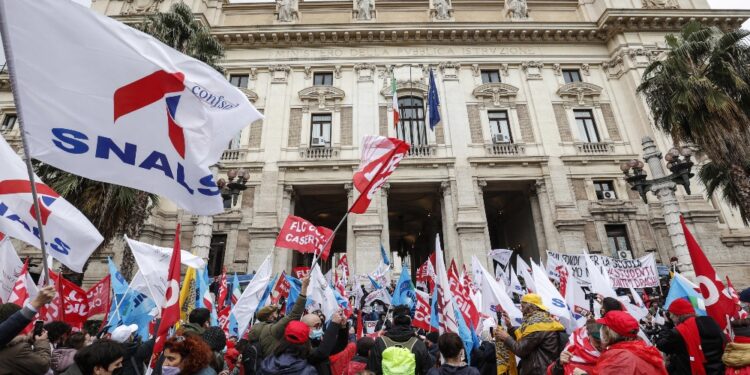 E presentano una proposta di legge. Al via raccolta di firme