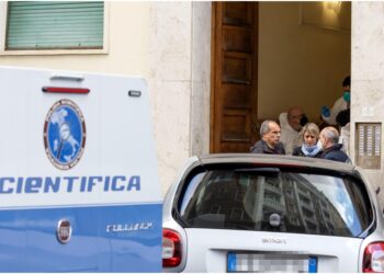 Corpo in un appartamento non distante da edificio altro delitto