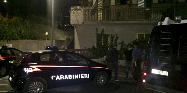 Individuata dai vigili del fuoco in spiaggia a Lamezia Terme