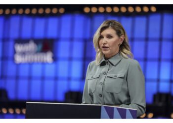 La First Lady ai Comuni accusa russi di crimini di guerra