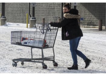 Voli cancellati e caos negli aeroporti