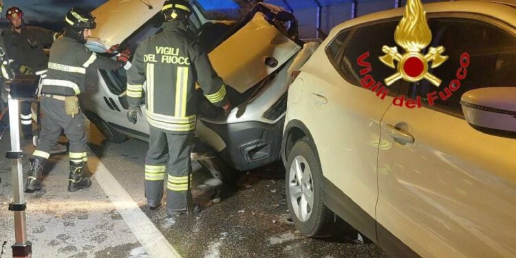 Incidente nella notte in provincia di Bari