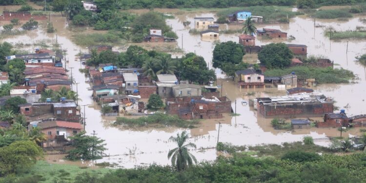 Proseguono ricerche 30 scomparsi dopo una frana nel Paraná