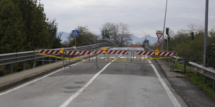 Lo hanno deciso i vigili del fuoco. Se ne è accorto passante