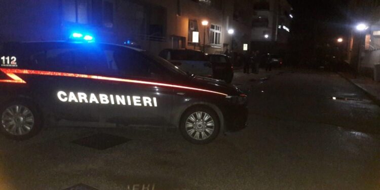 Accusato di avere ucciso i genitori con mannaia da macellaio