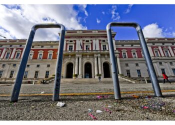 A Napoli: la ragazza minorenne medicata all'ospedale Cardraelli