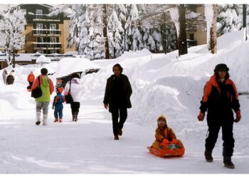 Piste da sci pronte per i tanti che hanno prenotato vacanze