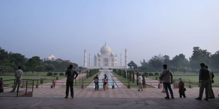 Decisione del Dipartimento della Sanità della città di Agra