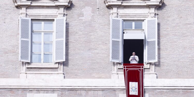 Nuovo appello di Francesco all'Angelus per la fine della guerra