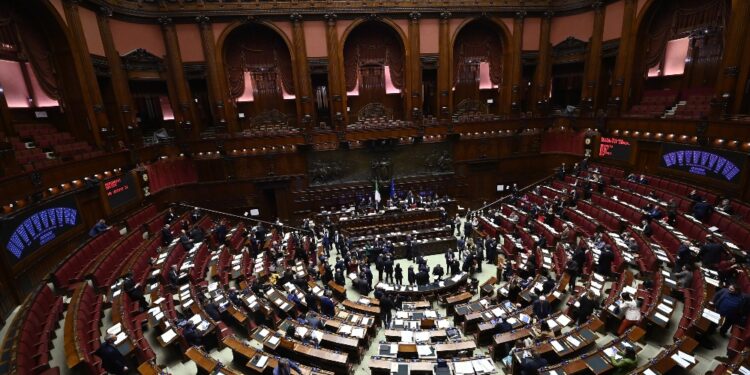 7 componenti al centrodestra e 3 alle opposizioni