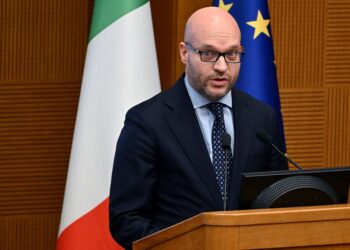 Attività amministrativa deve essere al servizio dei cittadini