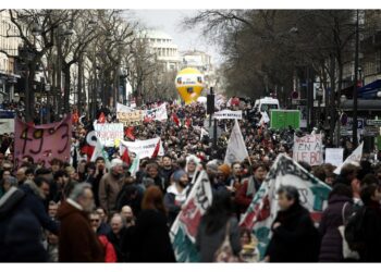 Appello sindacati affinché francesi manifestino 'massicciamente'