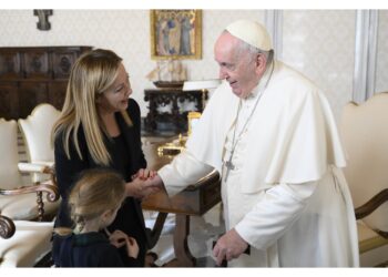 La premier in Vaticano con la famiglia e stretti collaboratori