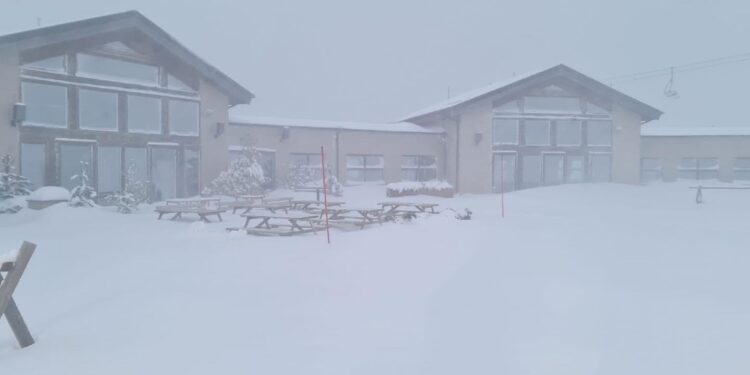 Nevica sull'arco appenninico e sulle località colpite dal sisma