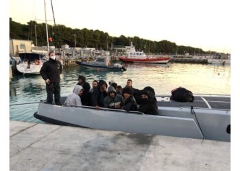 A distanza di poche ore uno dall'altro. Ci sono donne e bambini